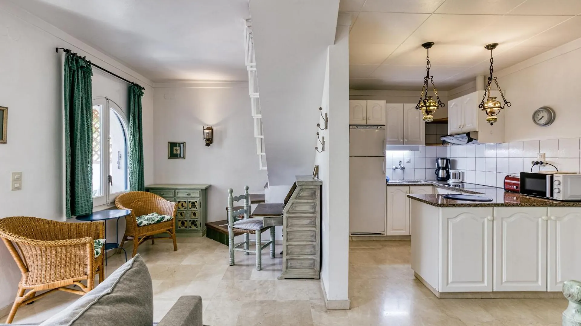 Art- Apartamentos Revilla Tacke G 엠푸리아브라바 아파트
