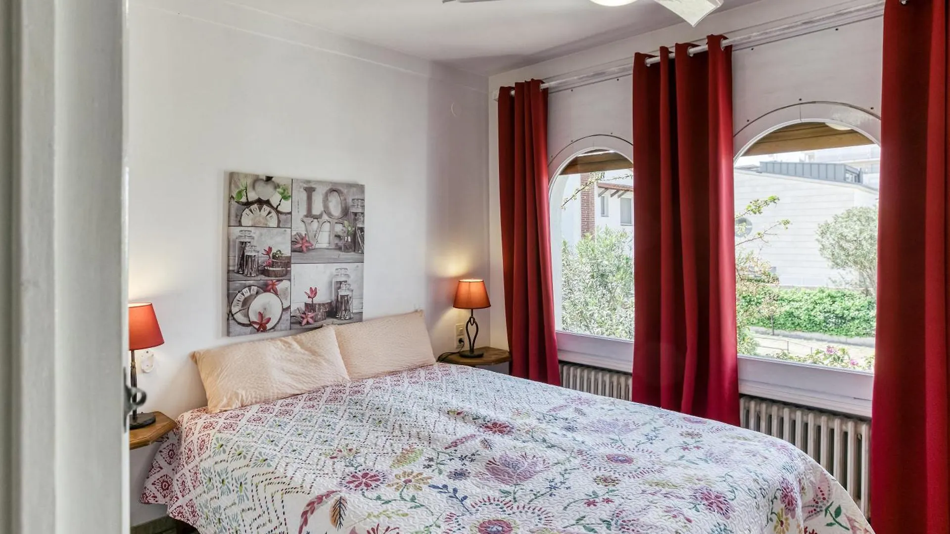 Art- Apartamentos Revilla Tacke G 엠푸리아브라바